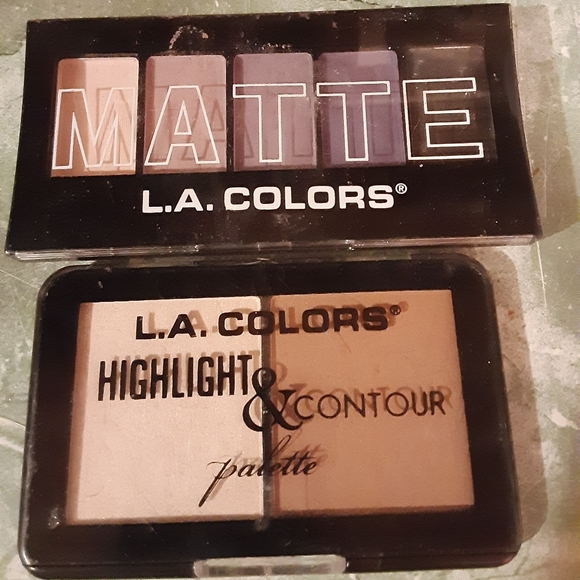 Makeup - Picture 1 of 1